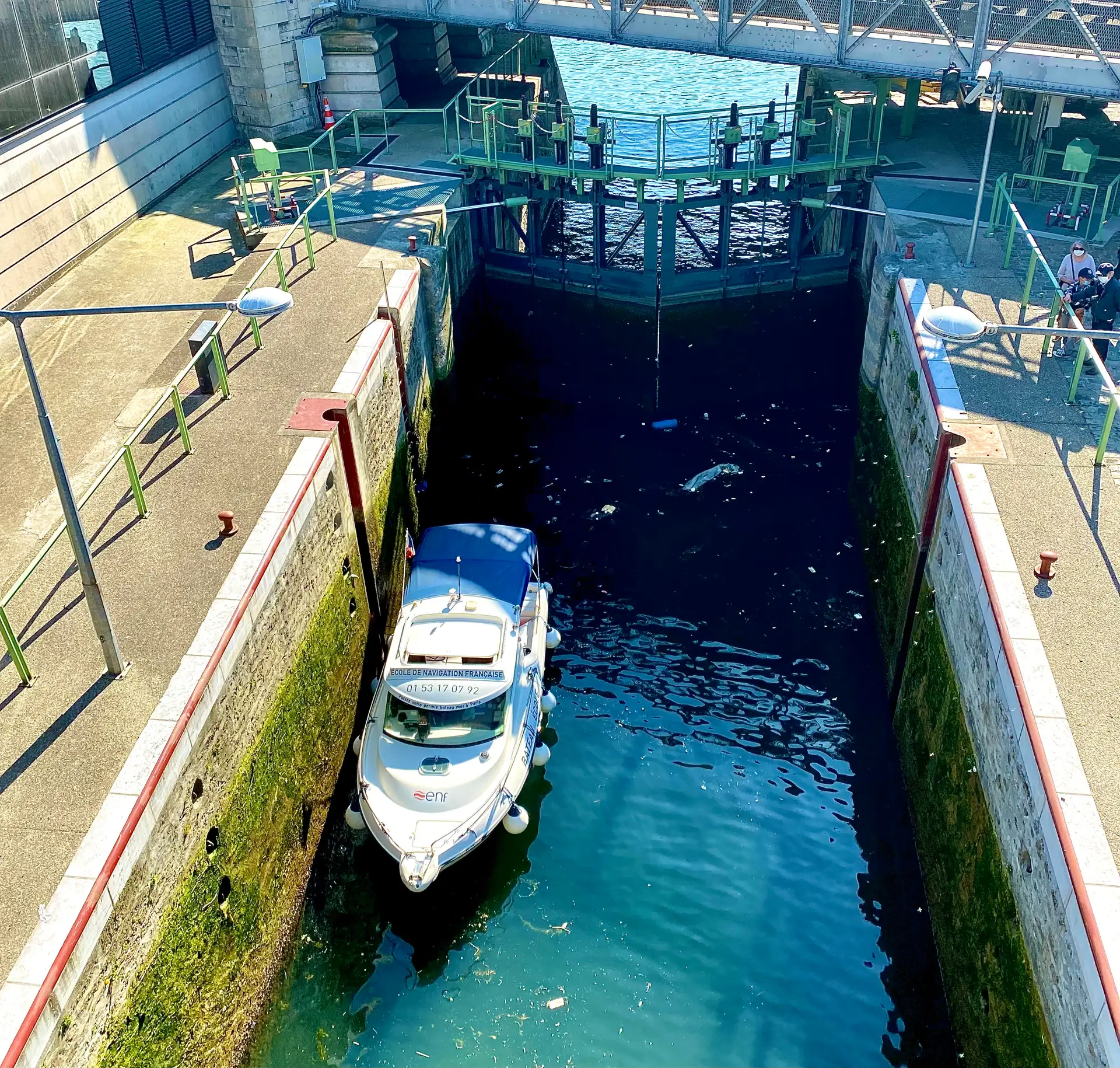 bateau enf paris écluse